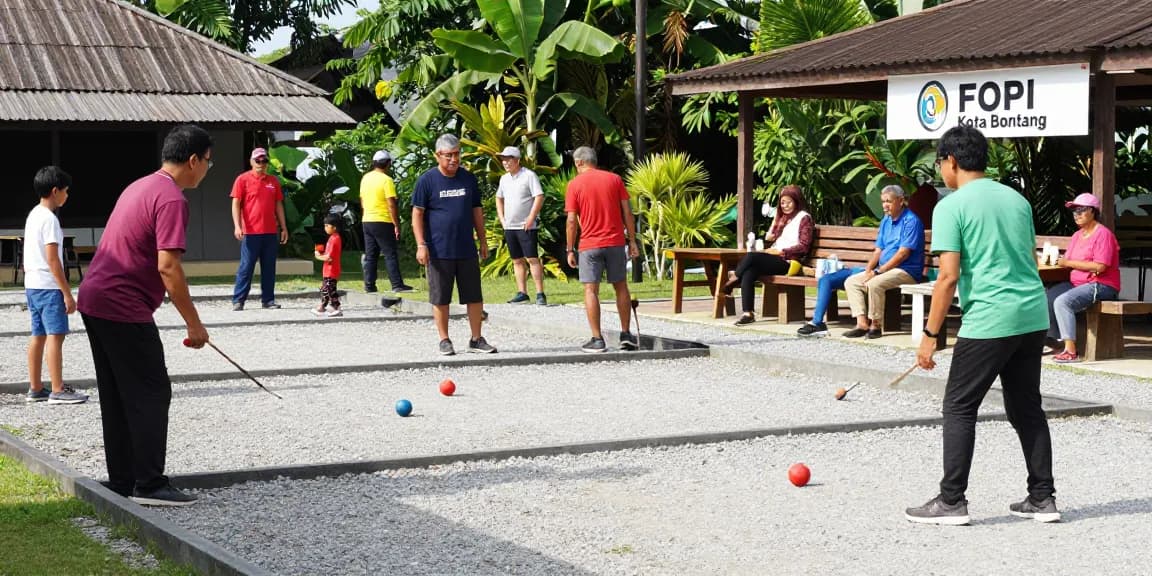 Community gathering at fopikotabontang.org petanque club showcasing vibrant matches and camaraderie.